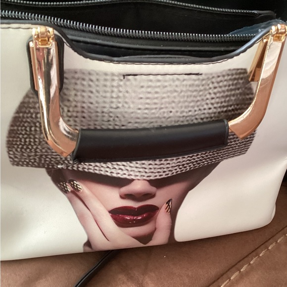 Handbag - Picture 10 of 13